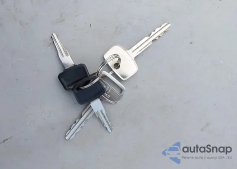 1999 Toyota Camry Ce/Le/Xle z USA, uszkodzony, nr VIN JT2BG22K9X0333153